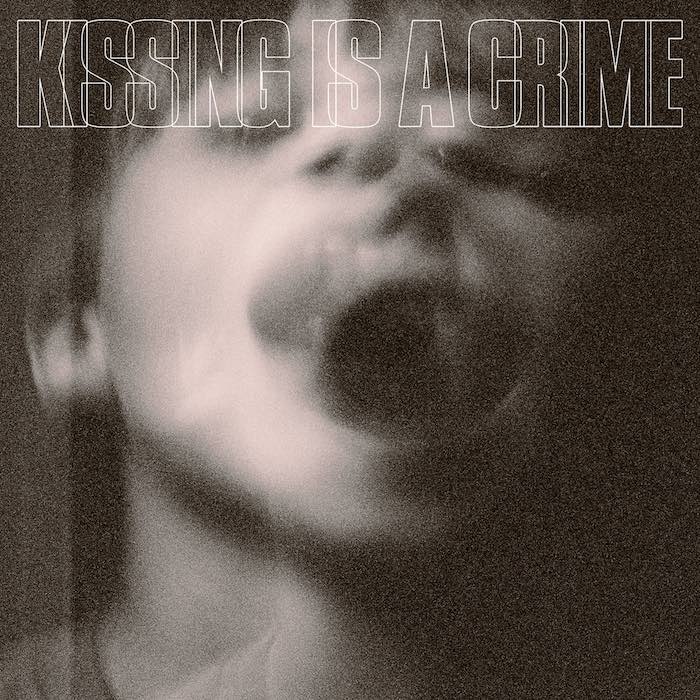 Portada del nuevo trabajo de los Kissing is a Crime