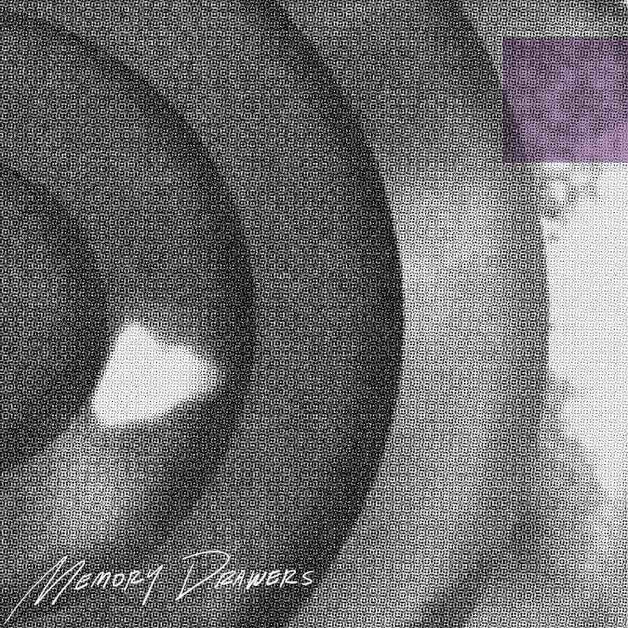 Portada del Memory Drawers, el primer álbum de la banda que lleva ese mismo nombre.  Publicadoe l 17 de febrero de 2024.