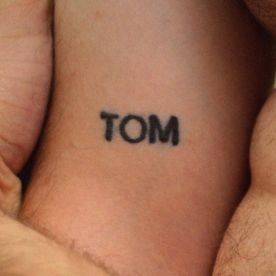 Portada de Tom, el primer EP de Tomdahomie.
Publicado el 9 de febrero de 2024.